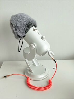 Blue yeti white mist microphone new out of box never used discontinued